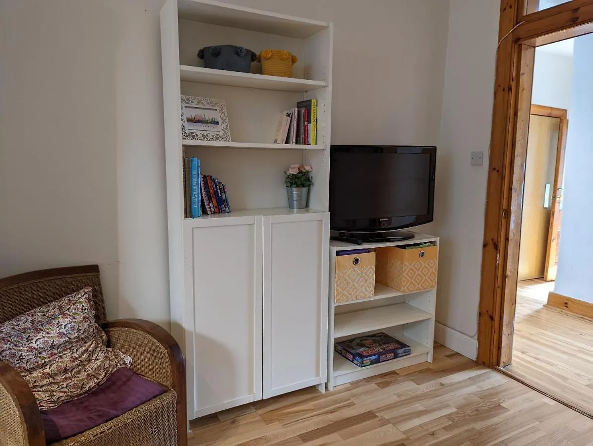 Apartment Cozy 2 Double Bedroom Flat In The Heart Of Leith Edinburgh