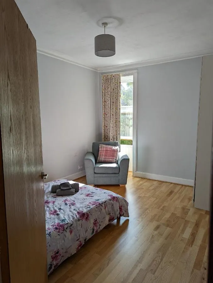 Cozy 2 Double Bedroom Flat In The Heart Of Leith Edinburgh