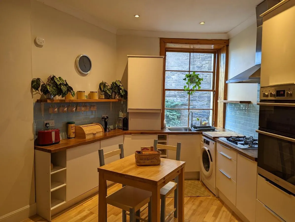 Cozy 2 Double Bedroom Flat In The Heart Of Leith Edinburgh Apartment